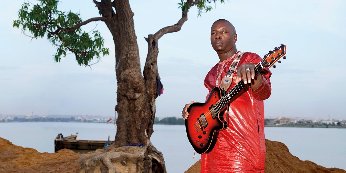 Vieux Farka Touré 5 R Photo By Kiss Diouara