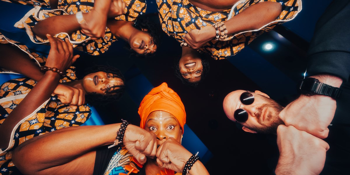 Les Mamans Du Congo & Rrobin ©Vivi What Hmwk (5)